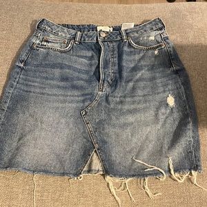 NEW WOMEN DENIM SKIRT SIZE 8